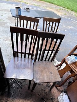 Table w/ chairs