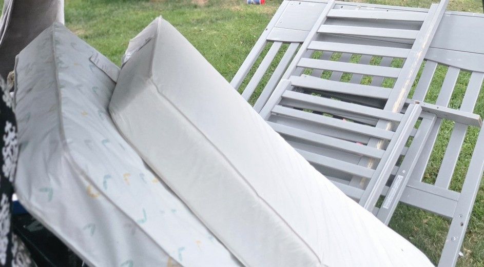4 N 1 Crib With 2 Mattresses 