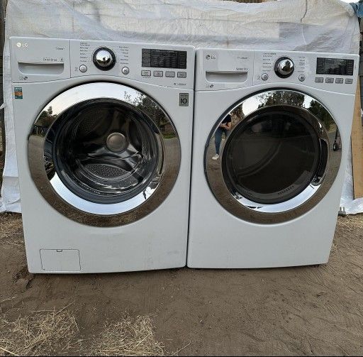 LG Washer And Gas Dryer Laundry Set