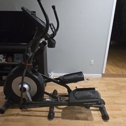 Schwinn 470 Elliptical 