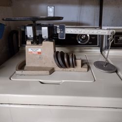 Antique Scale in very good Condition