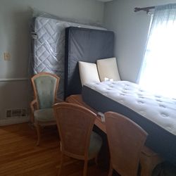 Queen And Twin Mattress