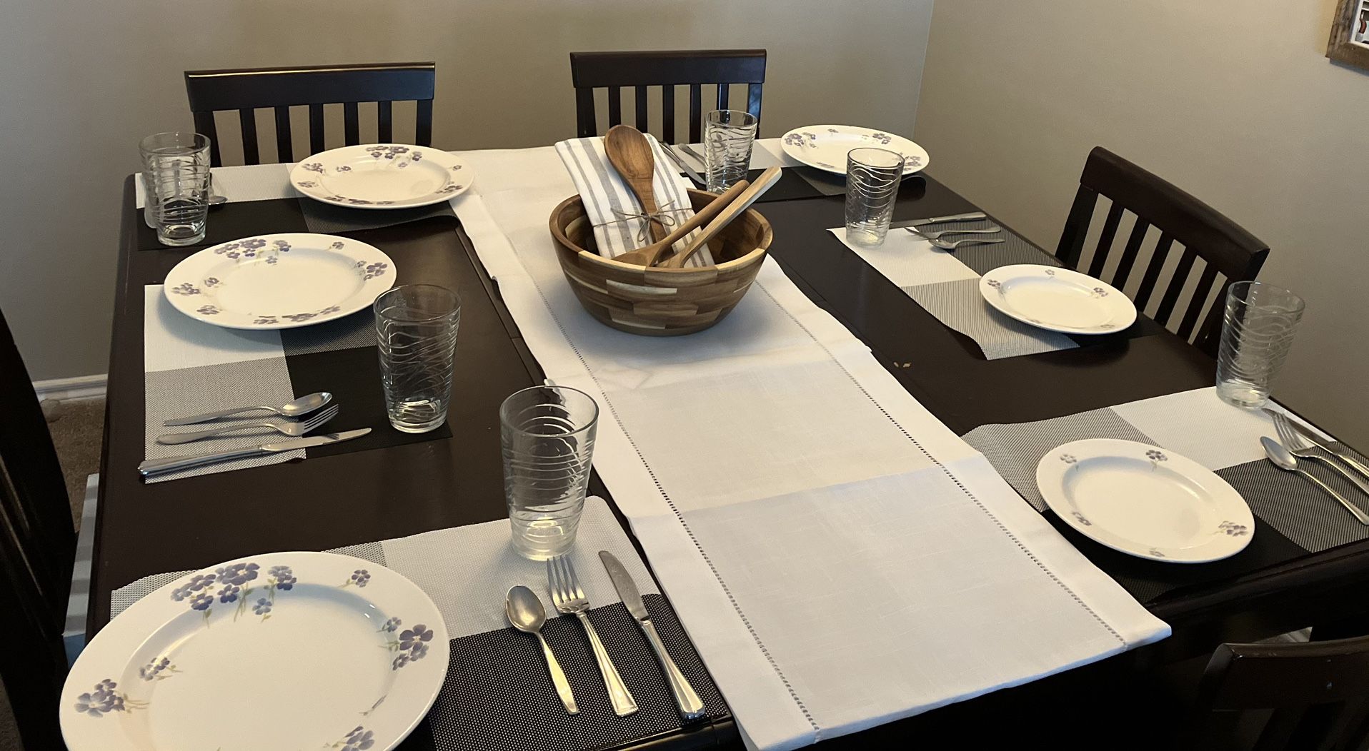 Counter Height Table With Leaf And 6 Chairs