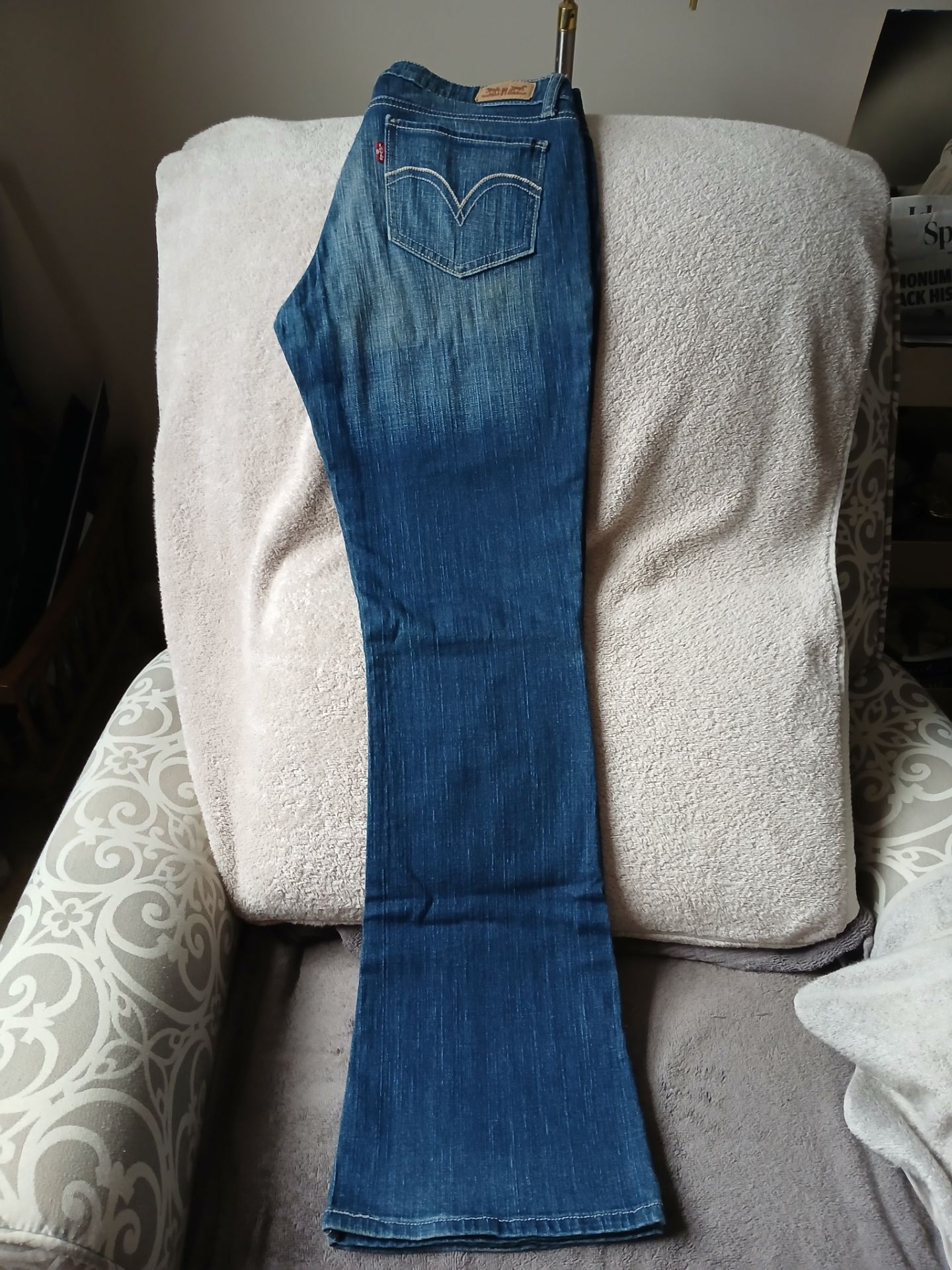 Sz 7 (or 8) Vintage Distressed Levi 517