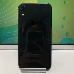 Factory Unlocked Iphone Xr 128 gb comes with store warranty 