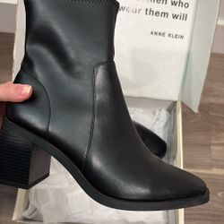 Anne Klein Bootsie W8