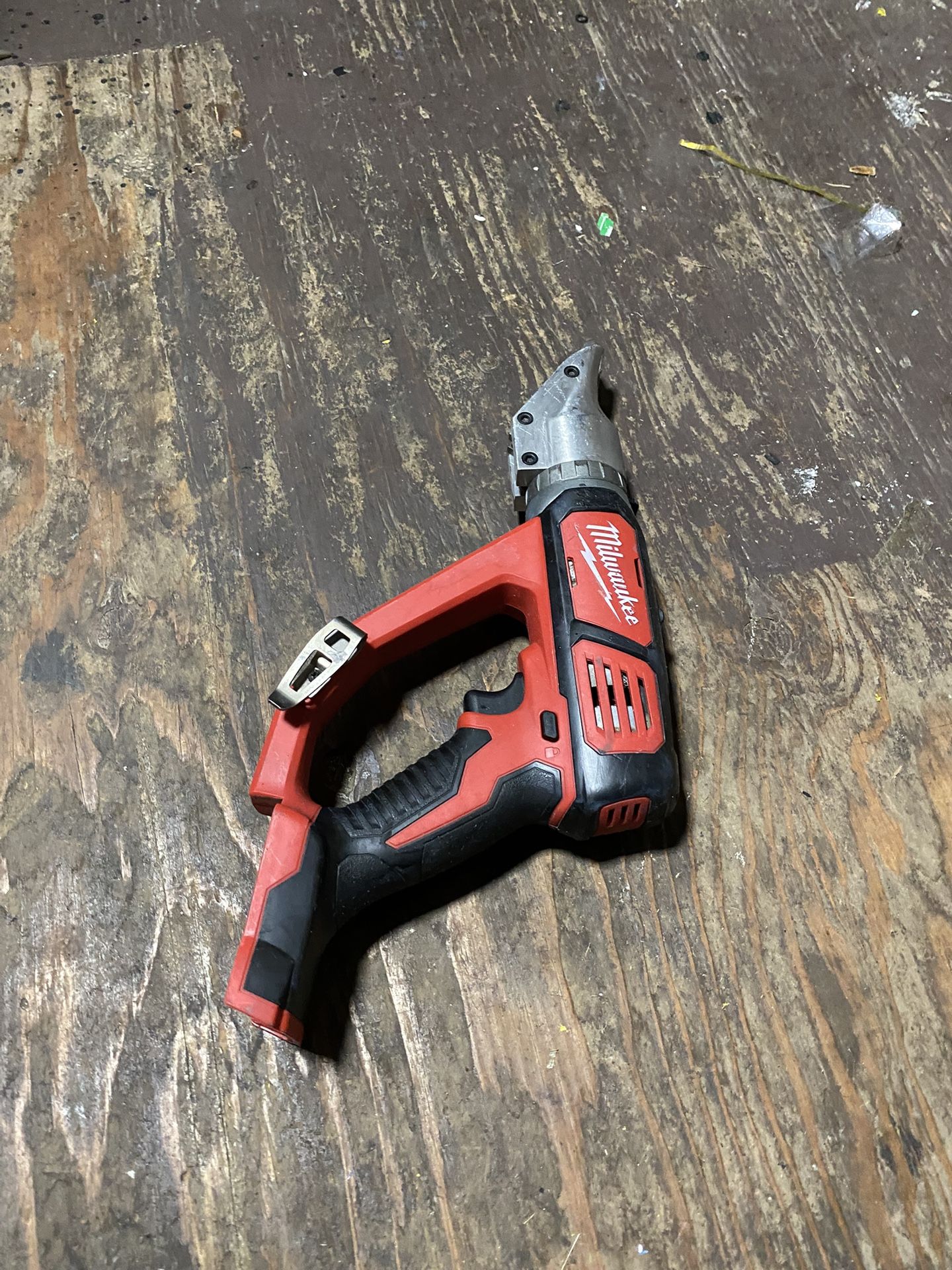 Milwaukee M18v
