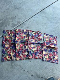 Table mats set 2 Dlrs