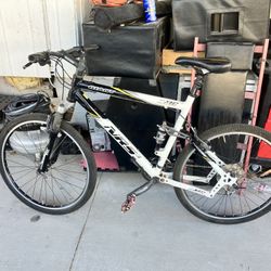 Giant Full Suspension Bike