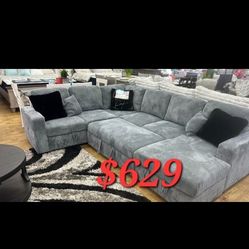 Sectional Sofa With Pull Out Sofa No Display Comes Brand New In The Box