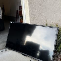 40” TV