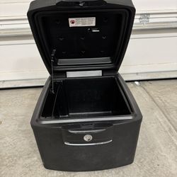 Sentry Fireproof Safe H3100