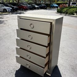 BEDROOM CHEST SOLID WOOD WITH 5 DRAWERS GOLDEN COLOR IN EXCELLENT CONDITION BY COASTER FURNITURE