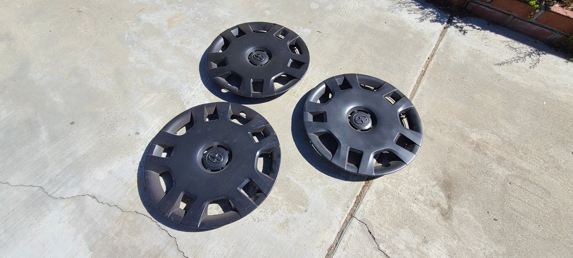 Painted OEM 2009 Scion xB Hubcaps for Sale in Redlands, CA OfferUp