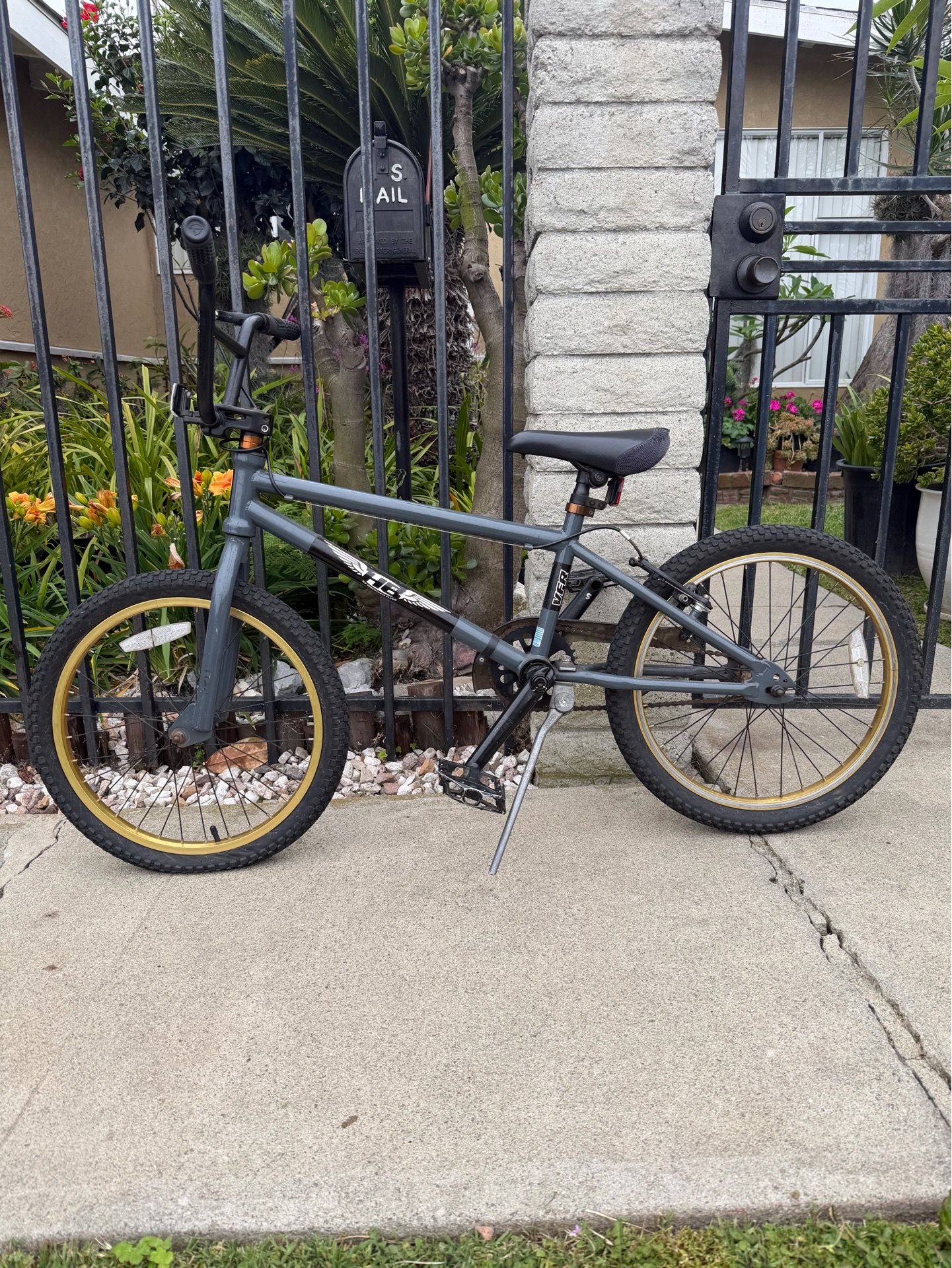 HB BMX Bike for Sale in Carson, CA - OfferUp