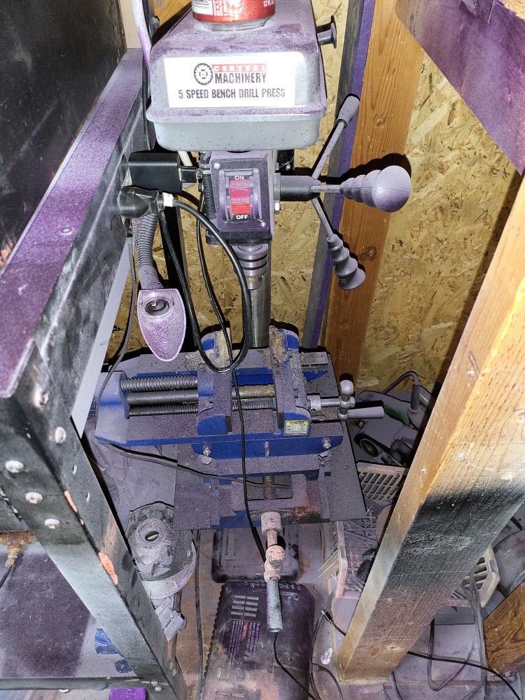 Drill Press With Adjustable Vise