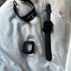 Apple Watch SE 2nd Generation With Running Kit