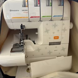 Husqvarna Viking H Class 200S Serger Overlock Home Sewing Machine