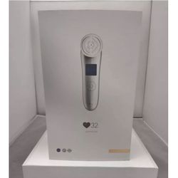 *BRAND NEW* FDA Cleared Medical Grade LED Light Therapy For Wrinkles, Enlarged Pores, Discoloration