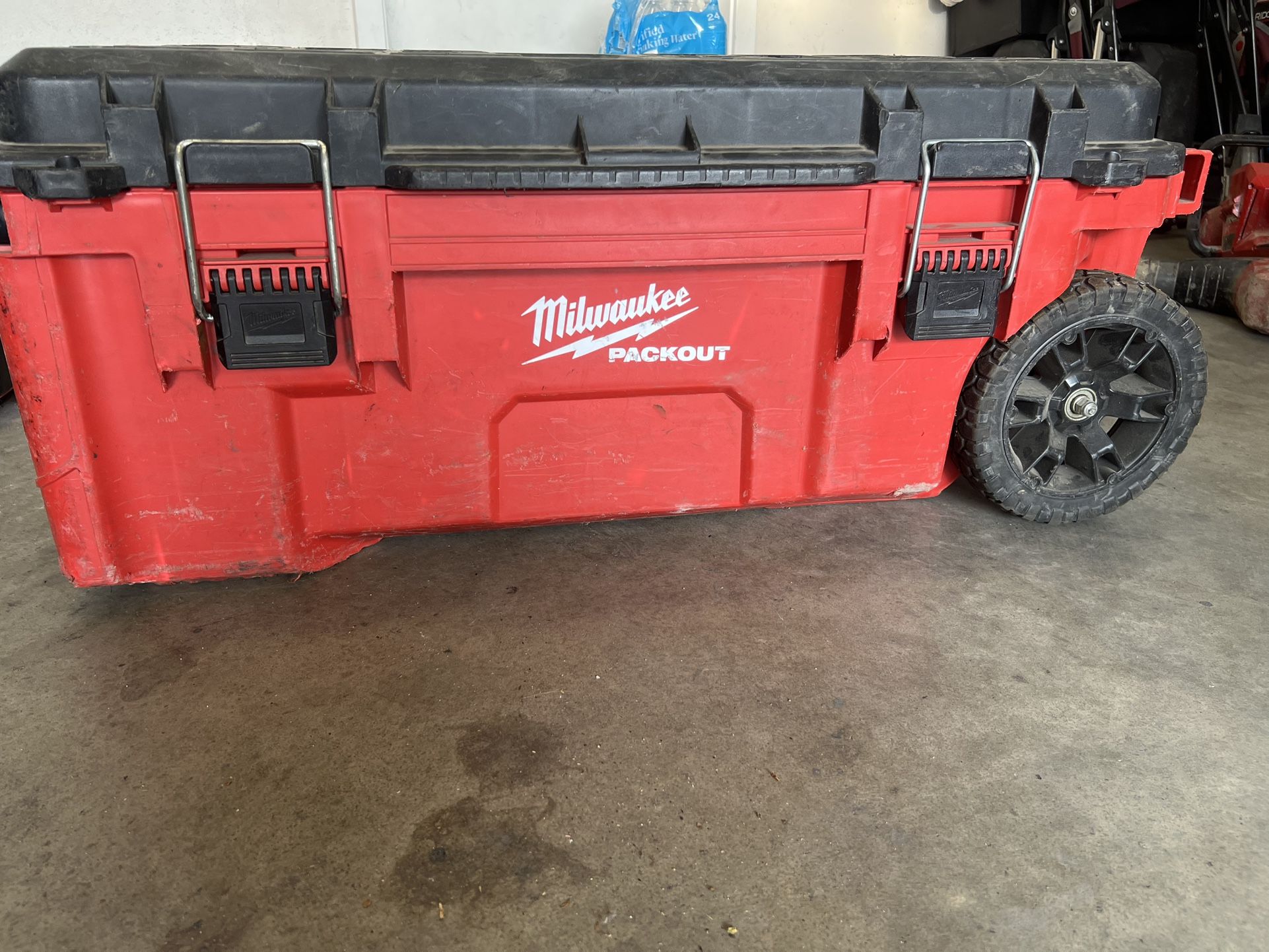 Milwaukee Packout Rolling Box