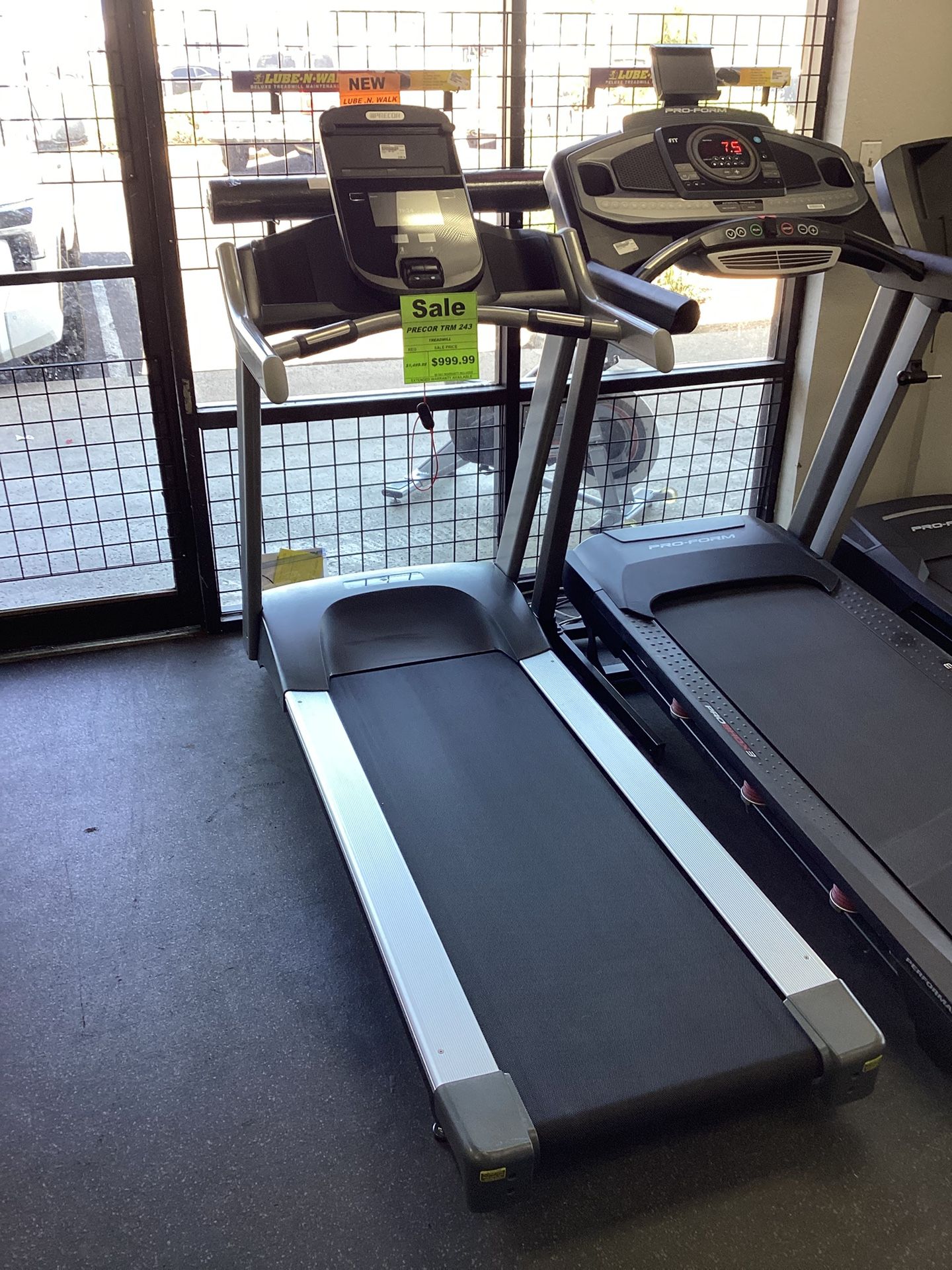 Precor TRM 243 Heavy Duty Treadmill With Warranty Like New Condition