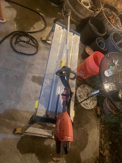Milwaukee Fuel Dual Battery Trimmer