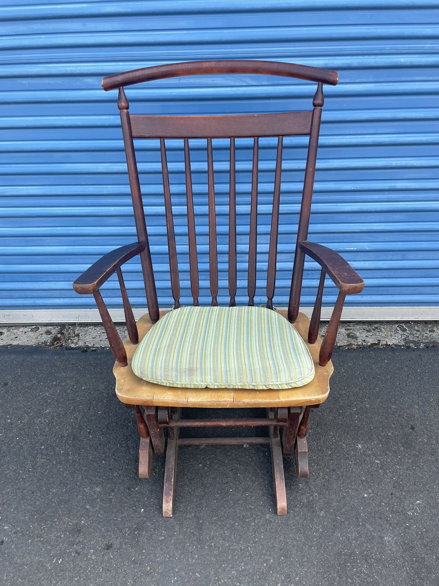 Glide Motion Dutailer Rocking Chair