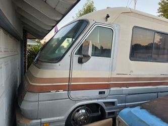 1985 Fleetwood Pace arrow