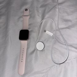 Apple Watch SE9 With Charger 