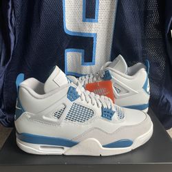 Jordan 4 Military Blue Size 9.5