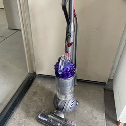 Dyson Vacuum 