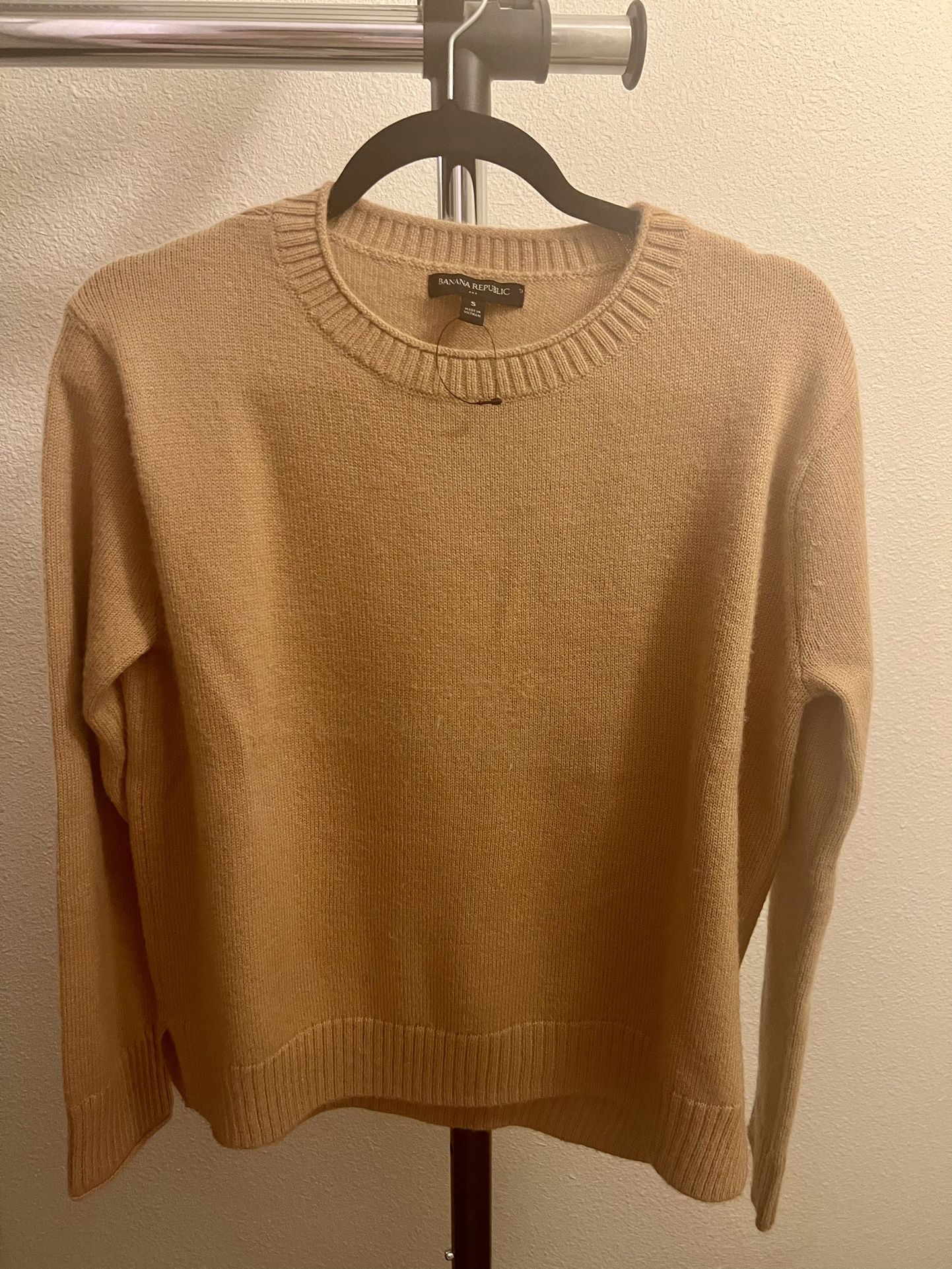 Banana Republic Tan Pullover Sweater - Women’s Small - New Without Tags