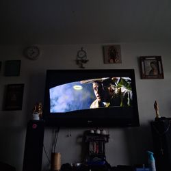 55 Inch LG TV 1080 P HDTV 