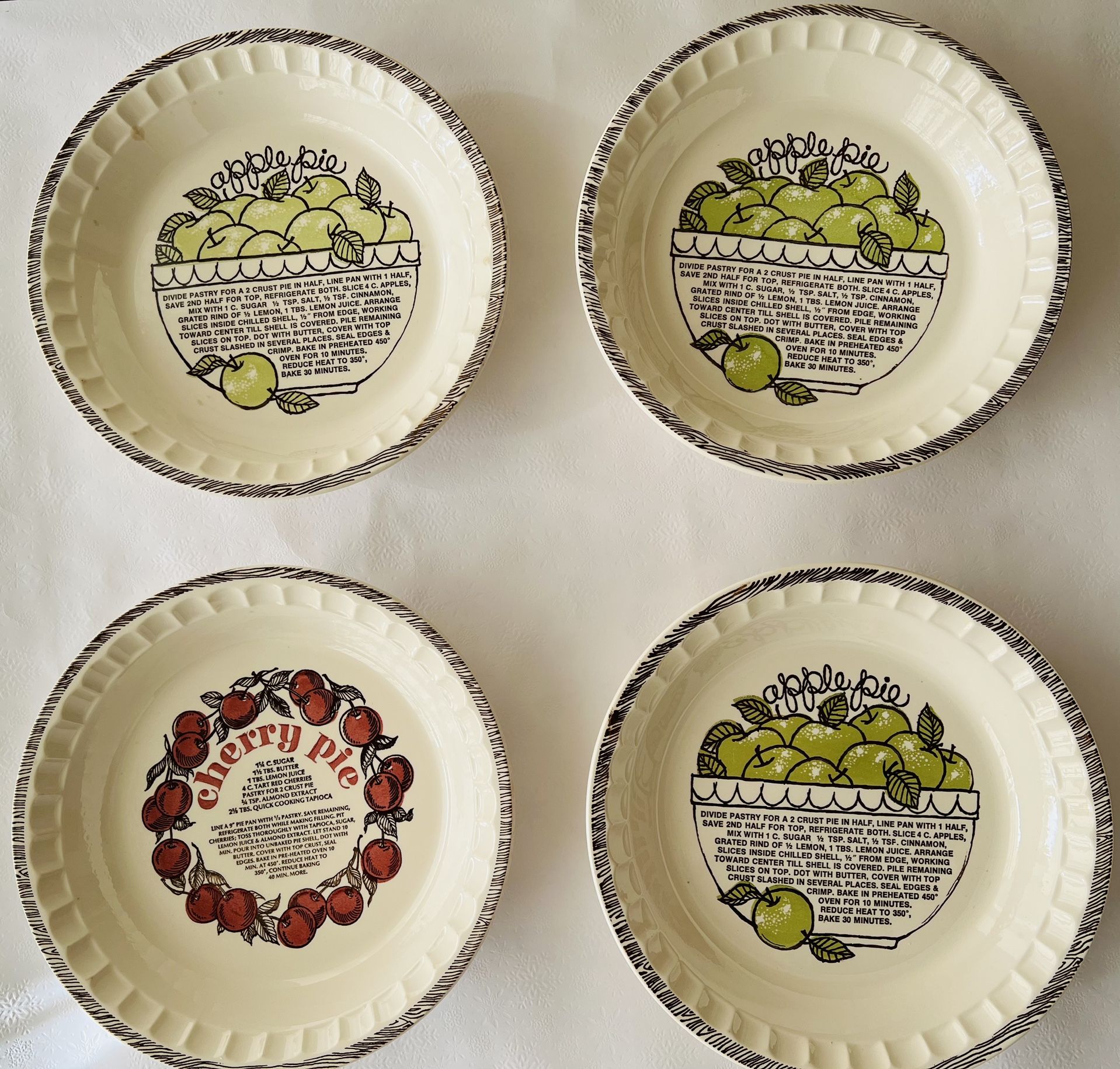 Vintage Ceramic Apple Pie Baking Dish 11β