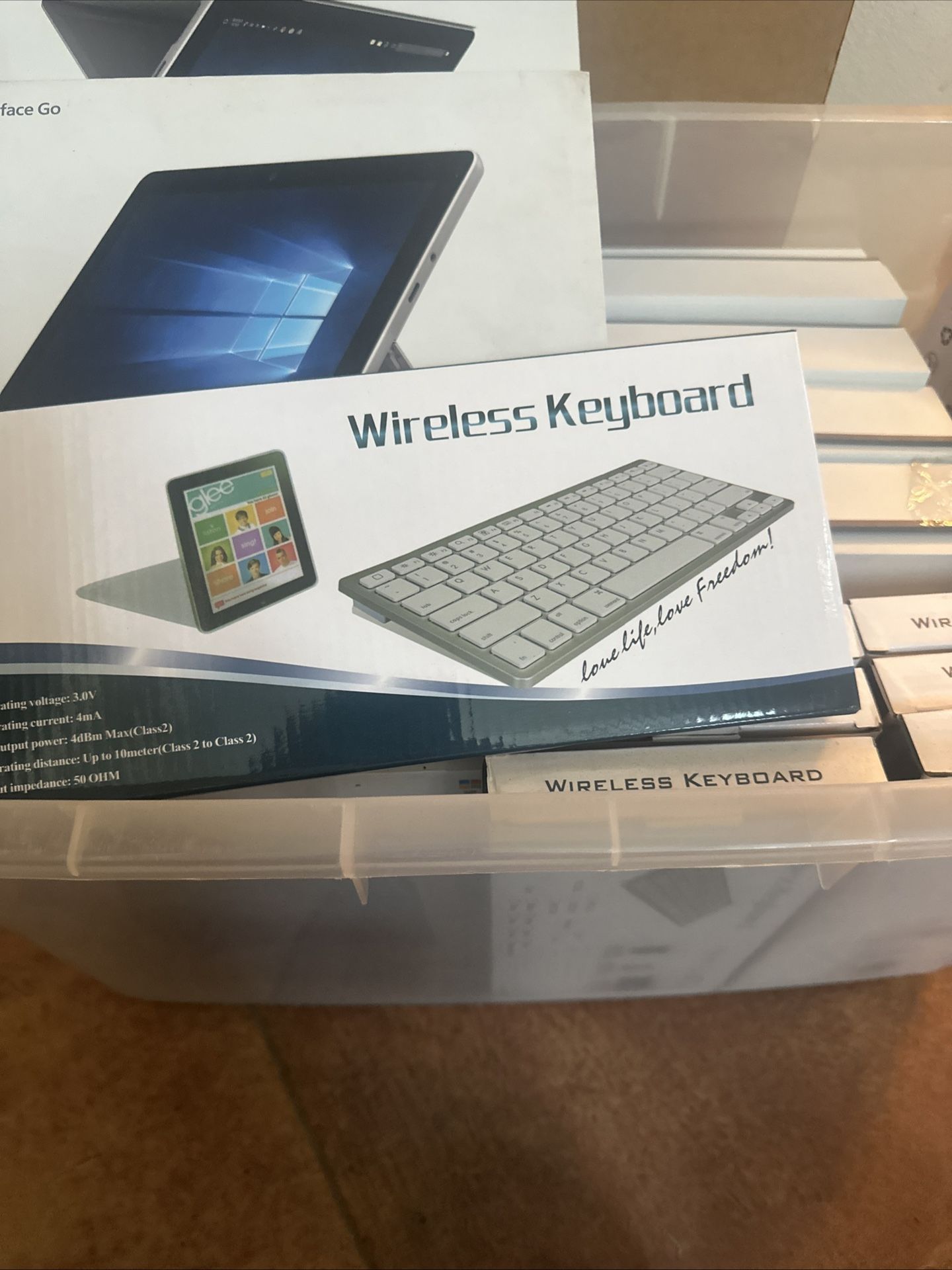 12 Microsoft Tablets And 12 Wireless Keyboards 