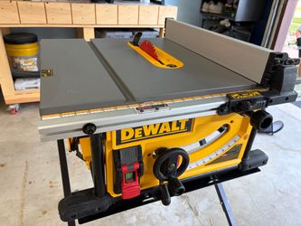 DeWalt 10" Jobsite Table Saw (DWE7491) - Great Condition