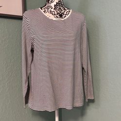 Woman’s Croft & Barrow Blue/White Striped Long Sleeve Shirt Sz.XL