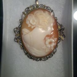 Antique Cameo Brooch Pendant