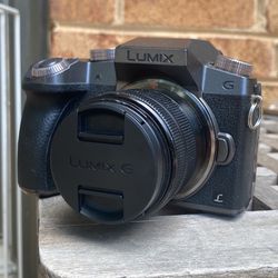 Panasonic Lumix G7 - Silver + Kit Lens