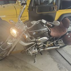 MOTORCYCLE BMW  3550 MILES ORIGINAL NEW BATTERY AND SERVICE COMPLET TRADE..