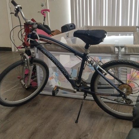 Schwinn Midtown Sr Suntour 21 Speed Cadillac Of Bikes for Sale in Las Vegas NV OfferUp