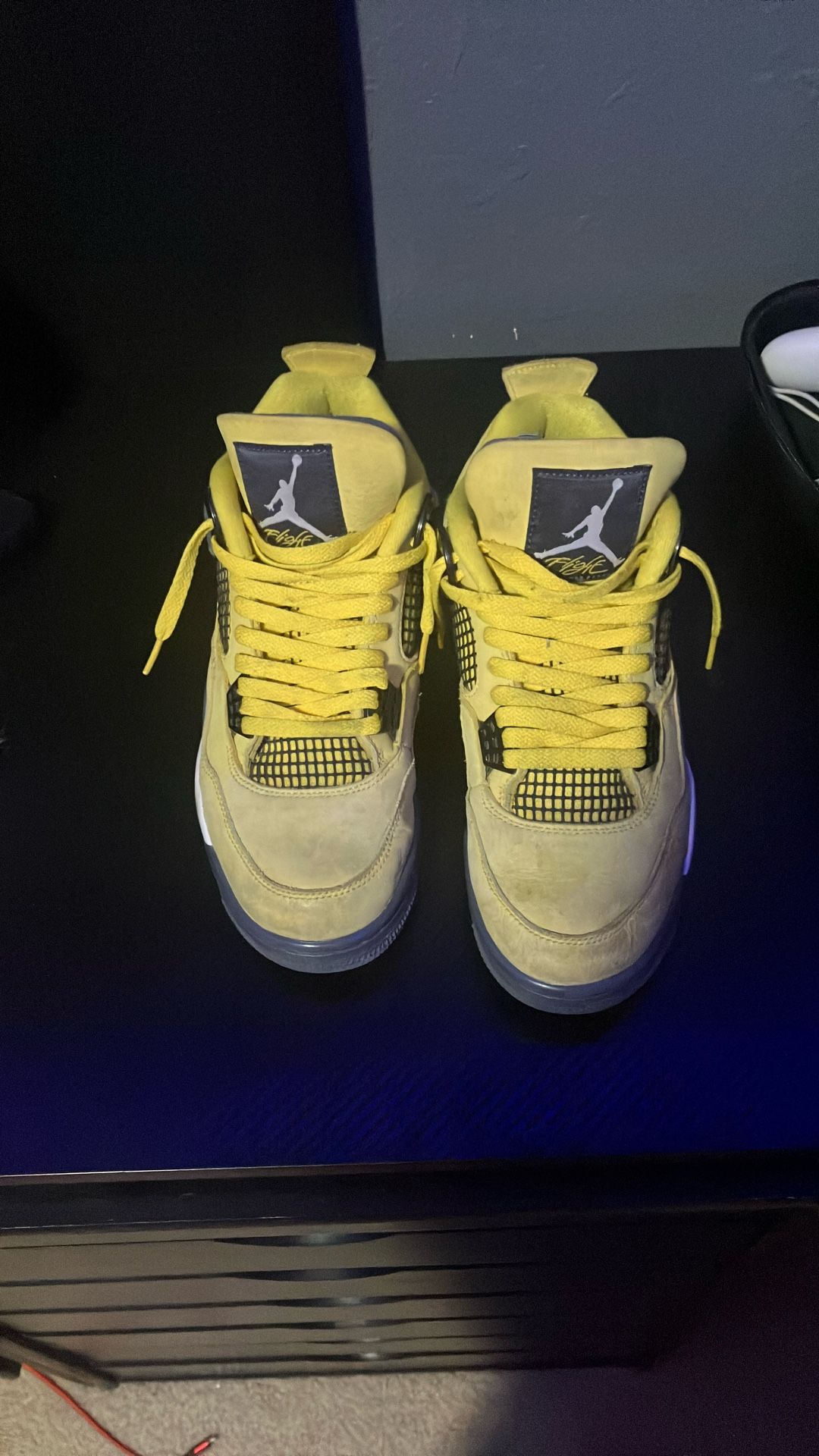 Jordan 4 Lightnings(Dm For Offers)
