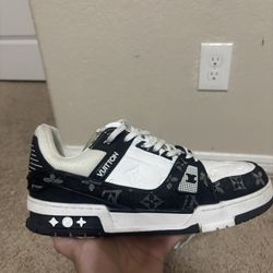 Louis Vuitton training sneaker 