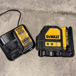 Dewalt DW088LG 12V Max Green Cross-Line Laser Level 