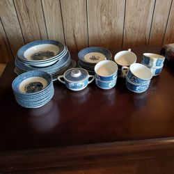 5 Platee ,3 Serving Bowls,9 Small Bowls 8 Coffee Cups,1 Sugar Bowl 1 Plater 