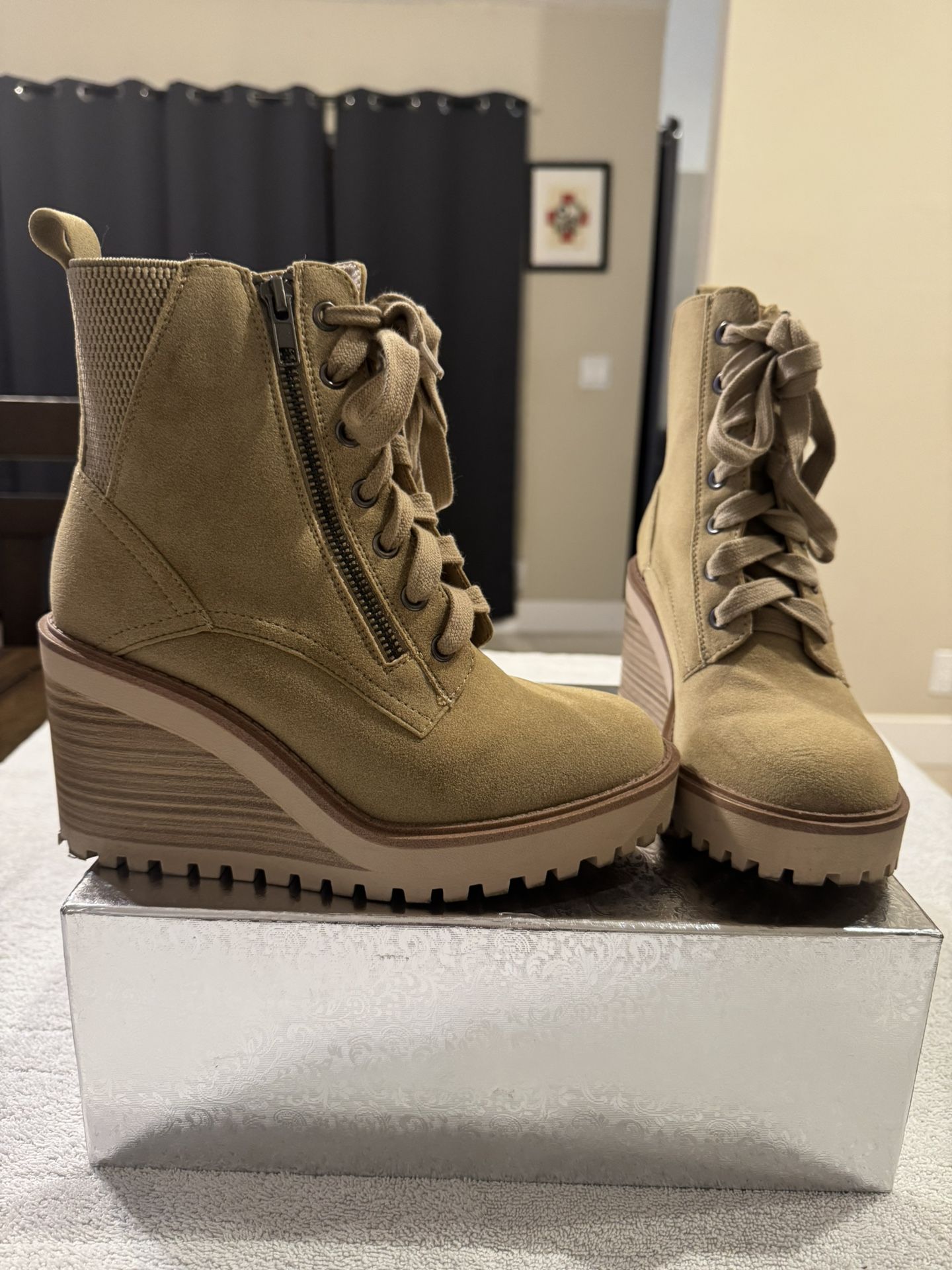 MIA Tan/Nude, Size 6 Boots.
