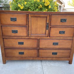 8 Drawer Wood Dresser Chest of Drawers Furniture 