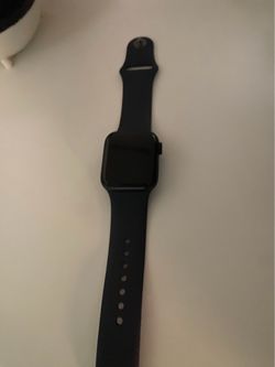 Apple Watch SE 40mm Space Gray Aluminum Case with Black Sport Band SMALL/MEDIUM open to offers