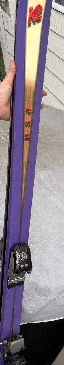 Used 1 time. K2 alpine skis