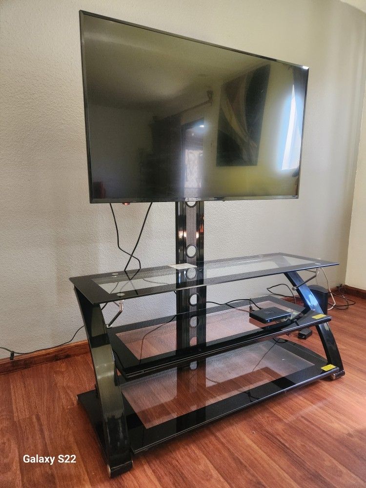 Insignia ๐บ TV & TV Rack